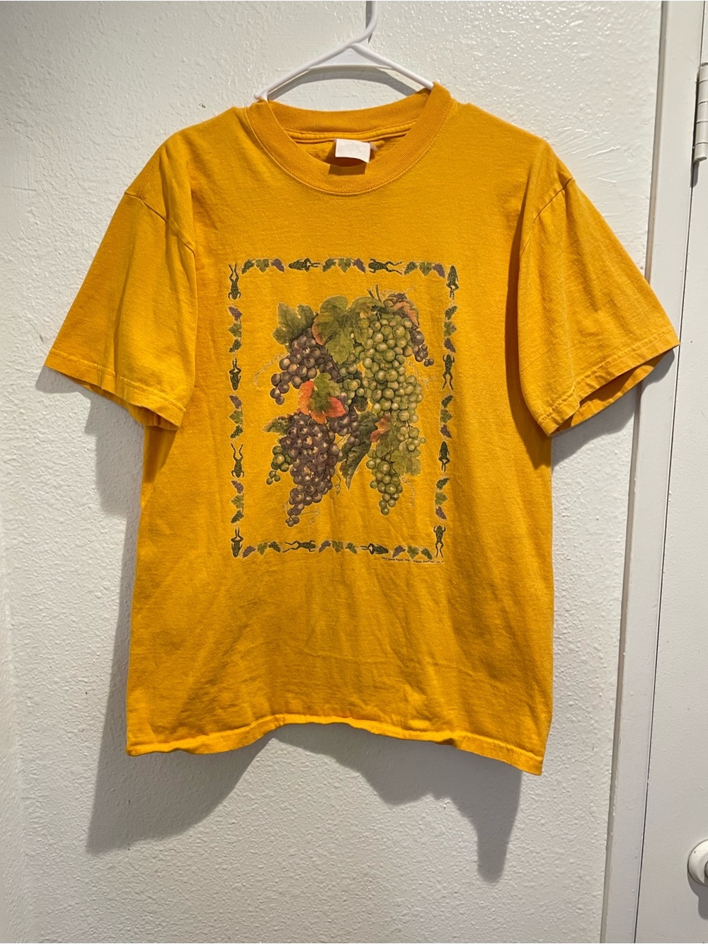 Vintage 90s Grape Botanical Graphic Tee Mustard Yellow Cottagecore Shirt M